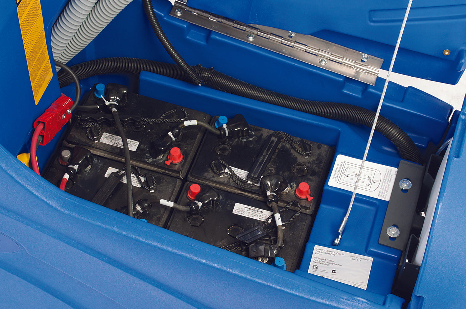 Clarke® Clean Track L24 Self-Contained Carpet Extractor - Battery Powered