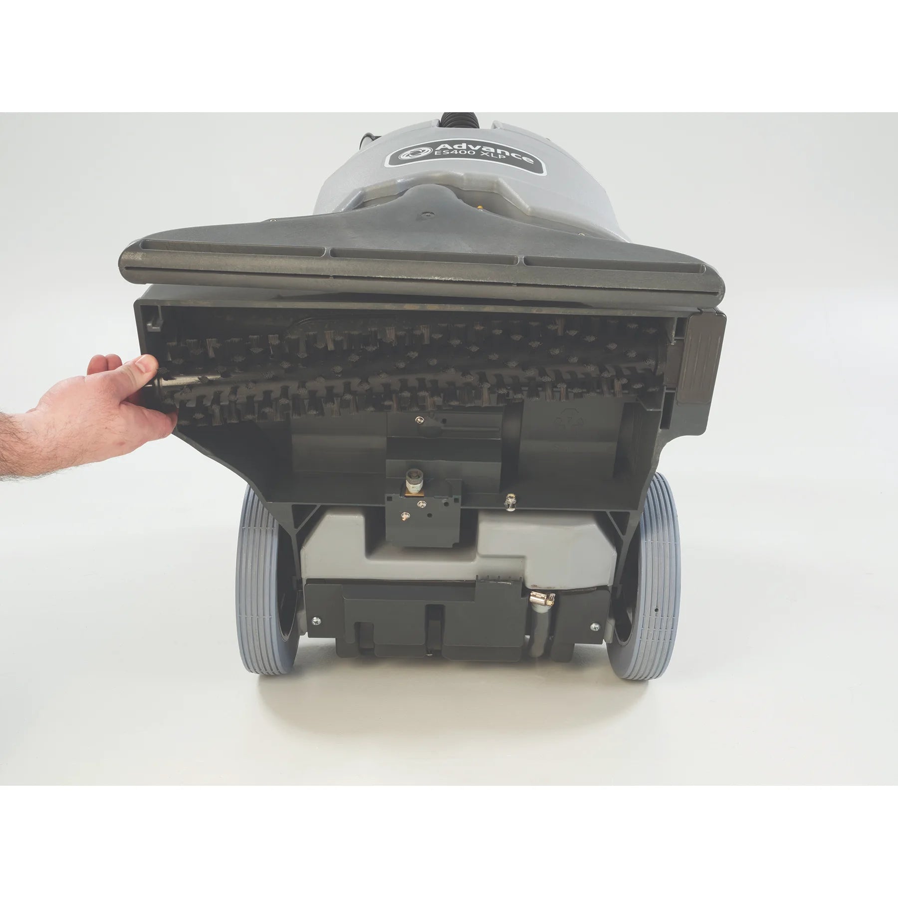 Removing the brush from the ES400 XLP