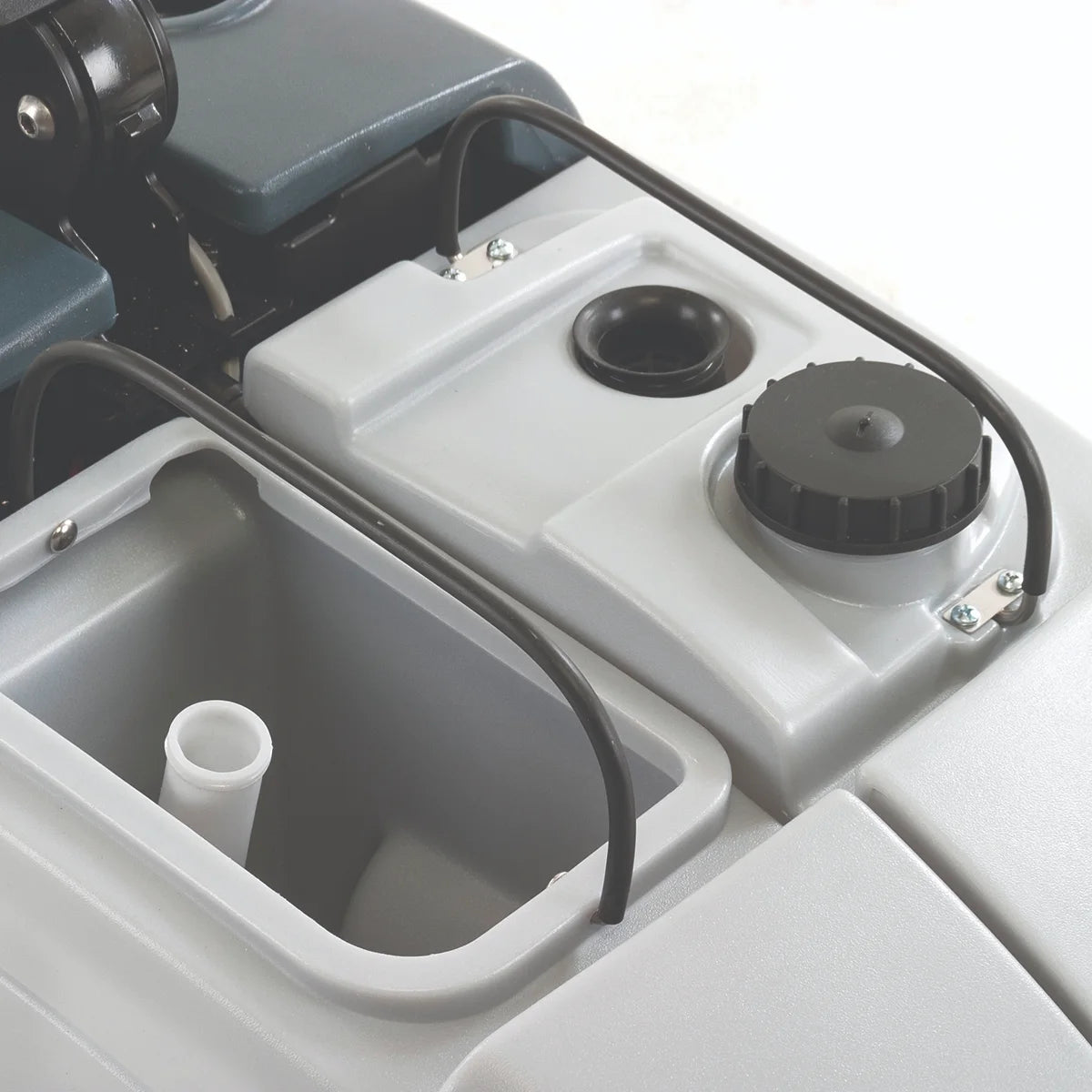 SC351 solution and recovery tank handles
