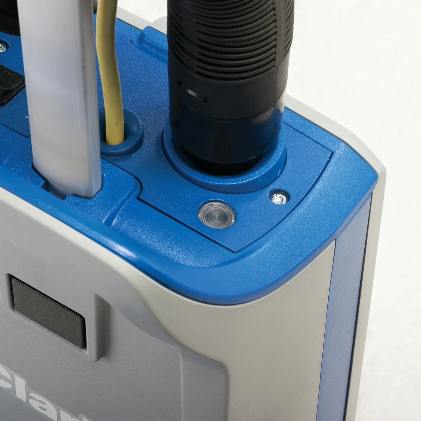 Bag full and airflow indicator light on the Clarke CarpetMaster 112