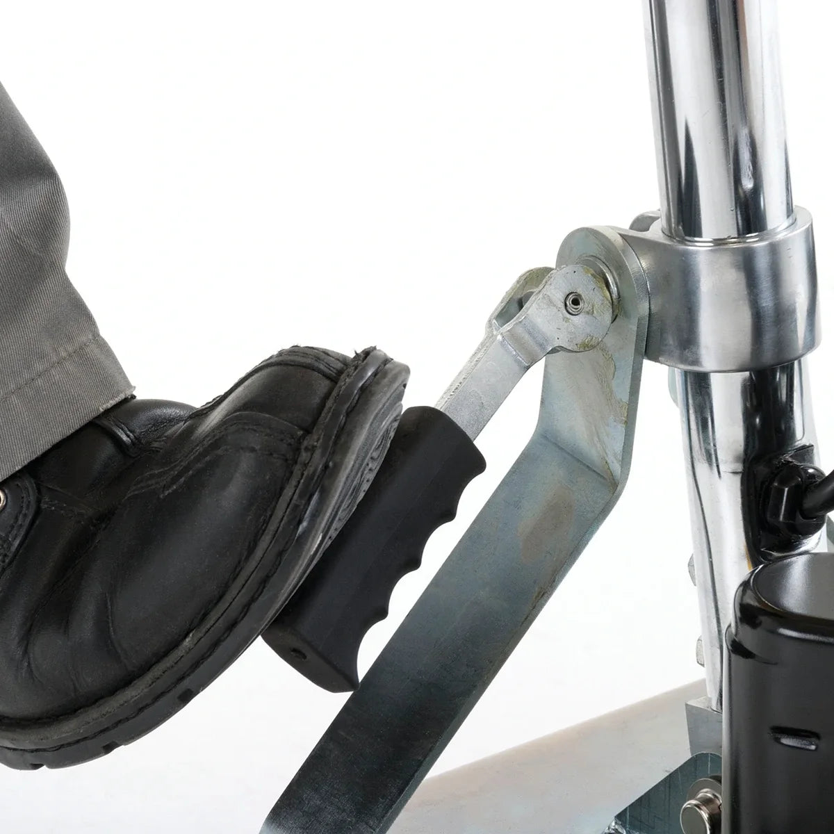 Close-up of the handle lock lever on the Clarke FM40 LX