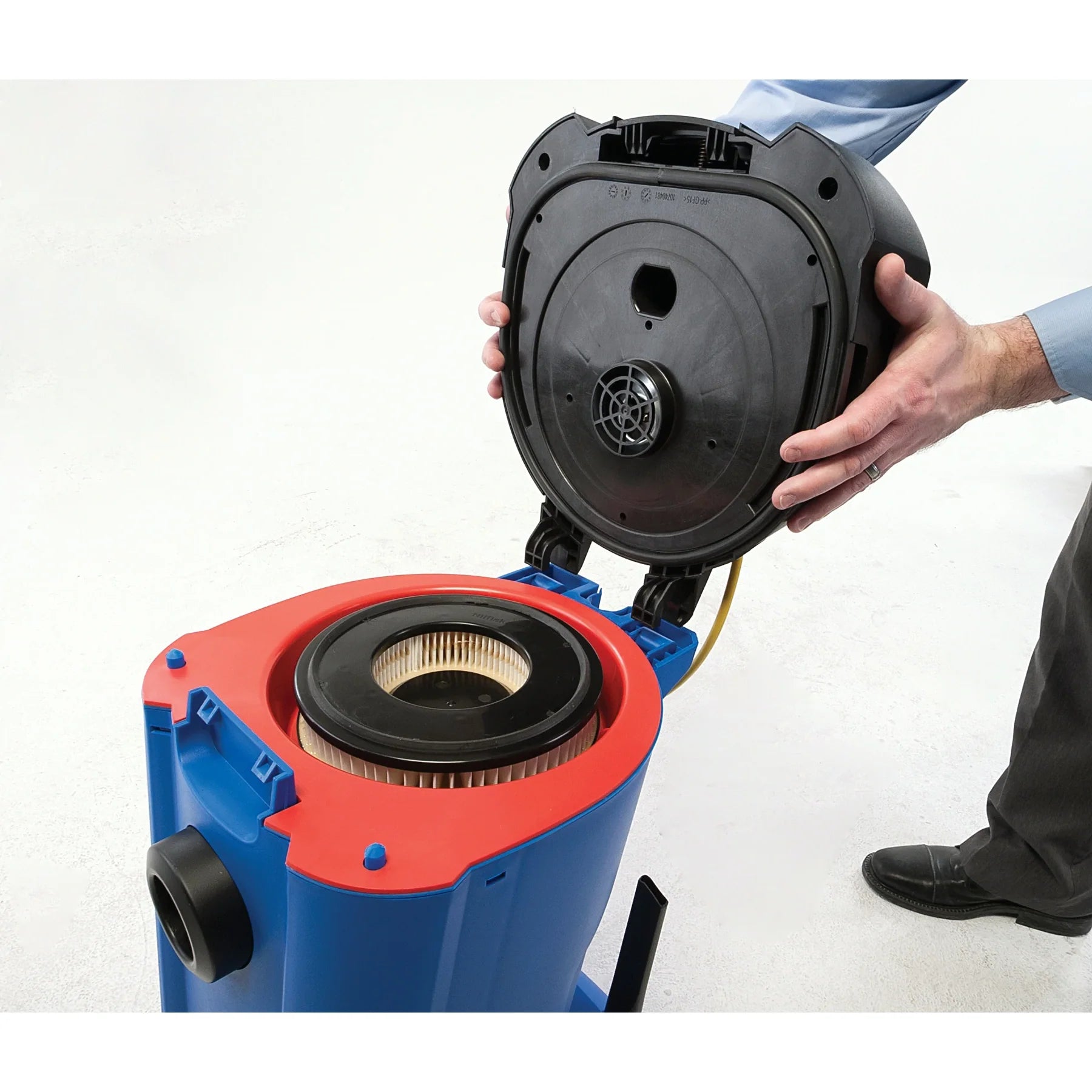 Clarke Maxxi II 35 motor head opened, showing the cartridge filter