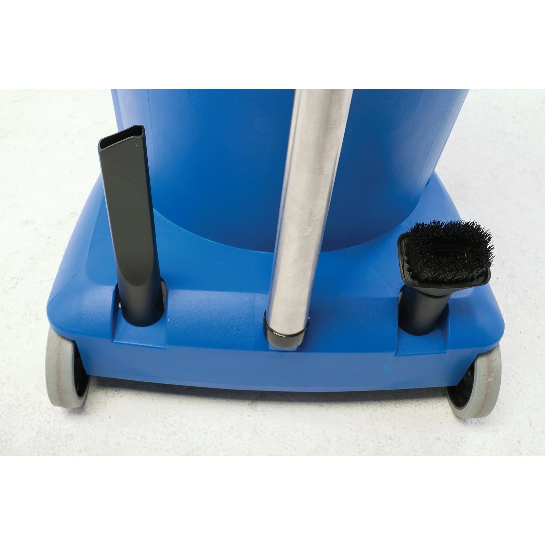 Clarke Maxxi II 35 rear onboard tool storage