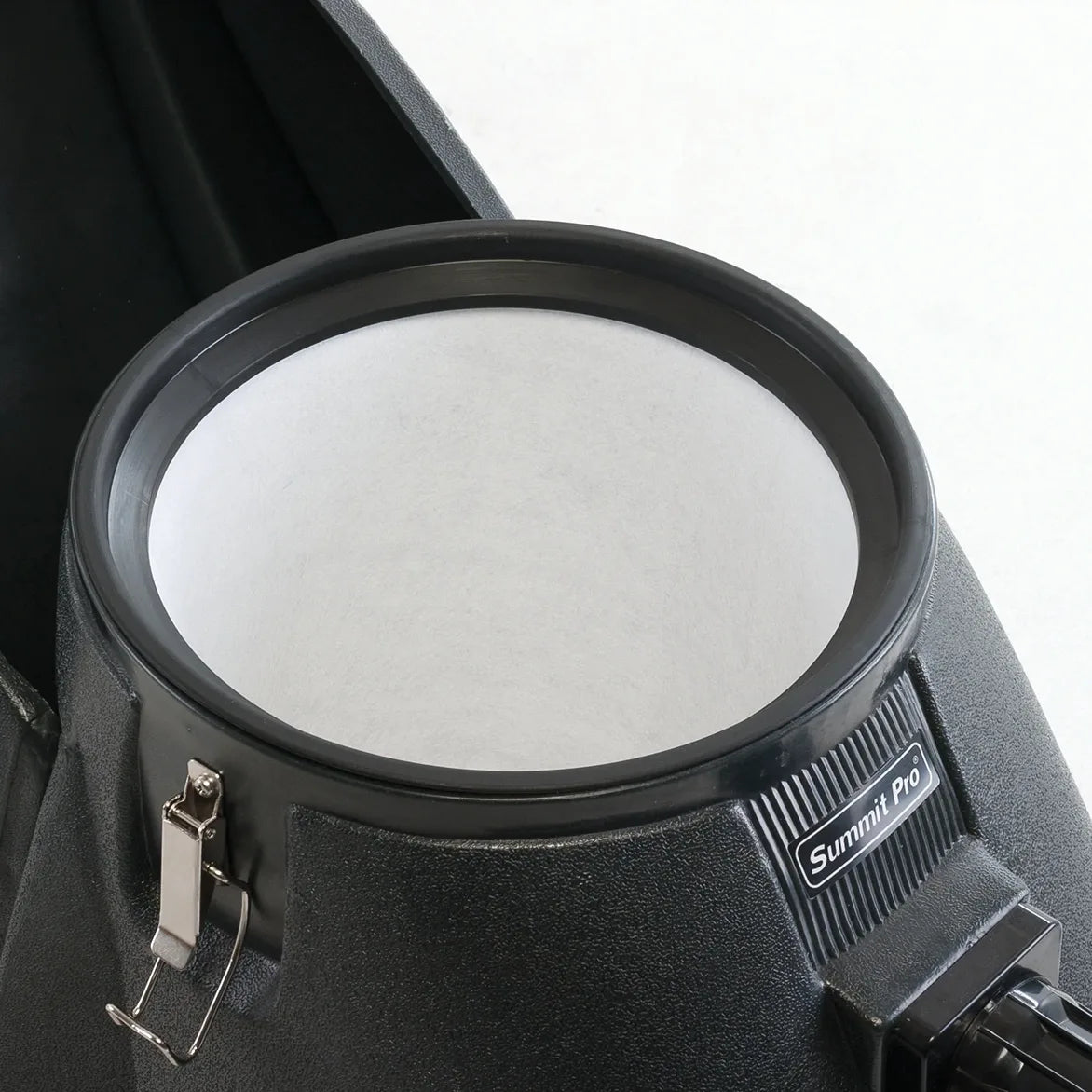 White cloth filter installed in the Clarke Summit Pro 18SQ tank for dry pickup