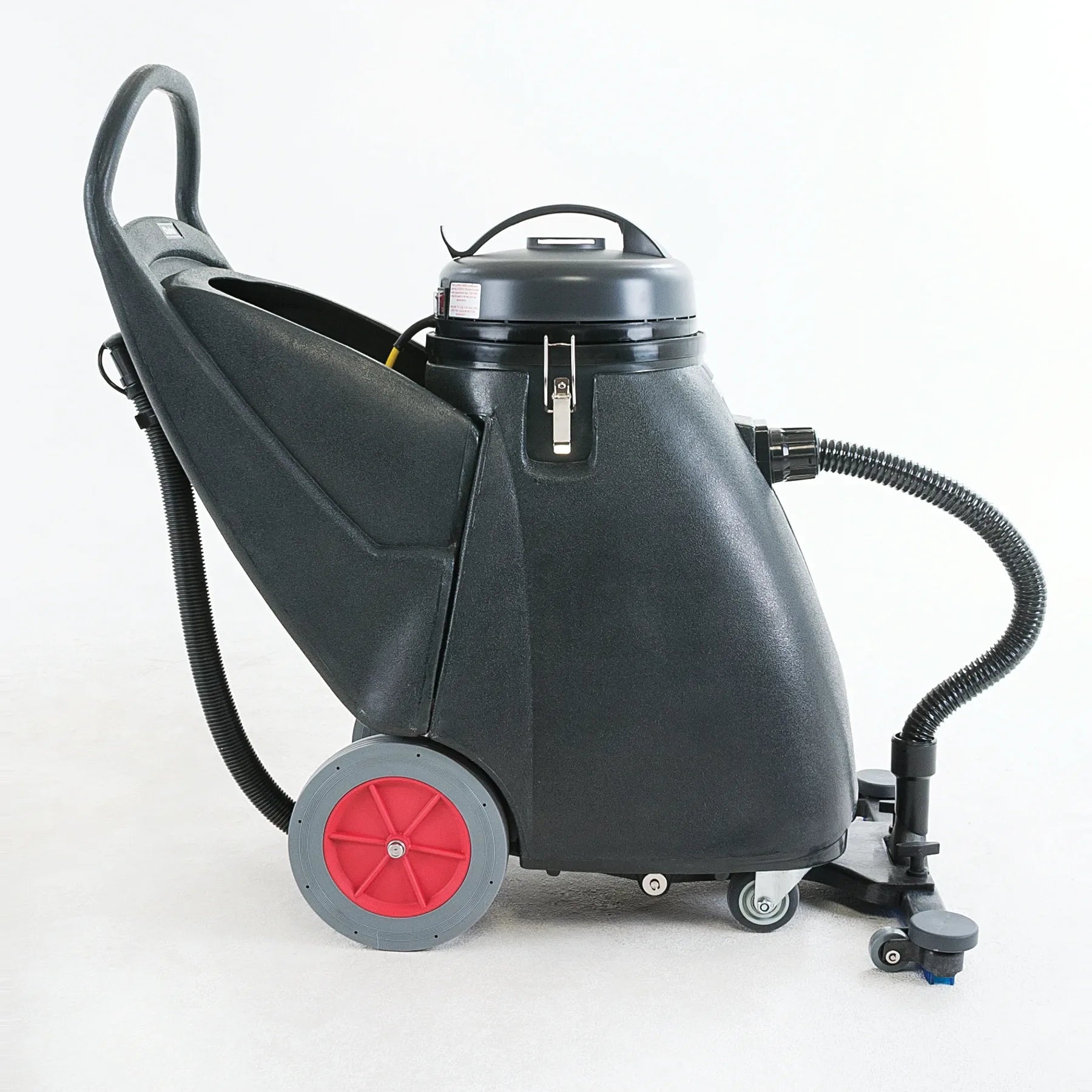 Clarke Summit Pro 18SQ wet/dry vacuum seen from the other side, with the hose, 10-inch wheel and front squeegee