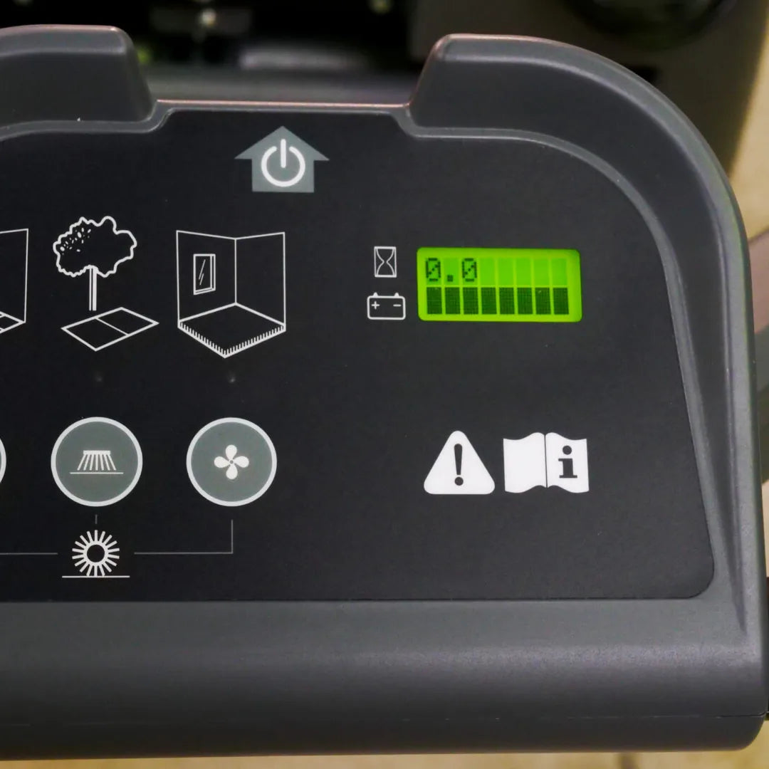 NC 5 control panel with the battery level display and start buttons