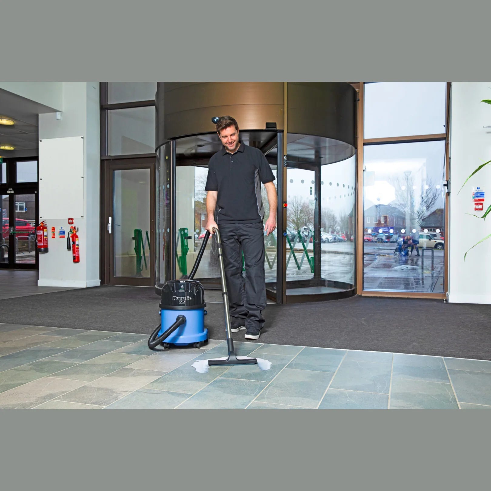 WVB 370NX wet/dry vacuum used in a commercial building